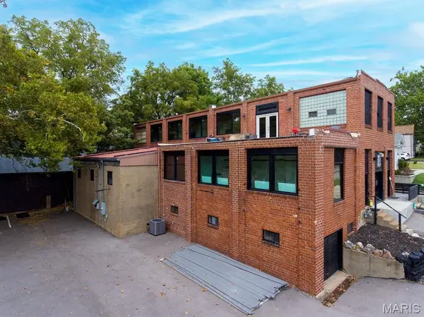 3723 Commonwealth AVE, Maplewood, MO 63143