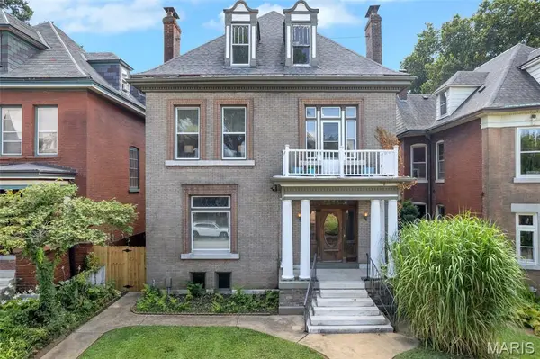 3532 Victor ST, St Louis, MO 63104