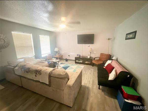 1880 Mary ST, Scott City, MO 63780