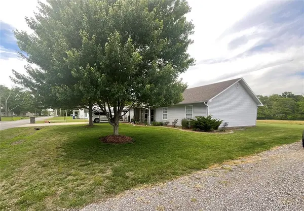 1880 Mary ST, Scott City, MO 63780
