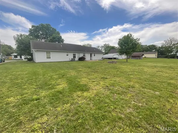 1880 Mary ST, Scott City, MO 63780