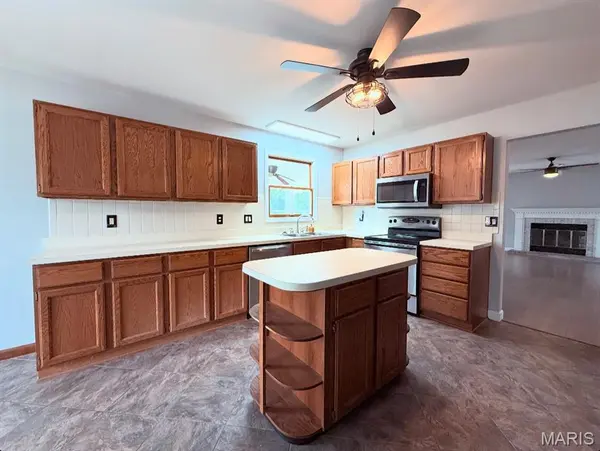 74 Mondavi CT, St Charles, MO 63304