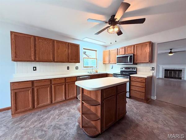 74 Mondavi CT, St Charles, MO 63304