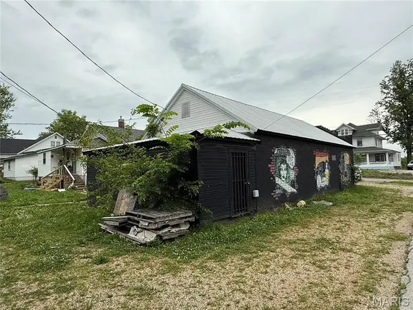 510 W 1st ST, Mountain Grove, MO 65711