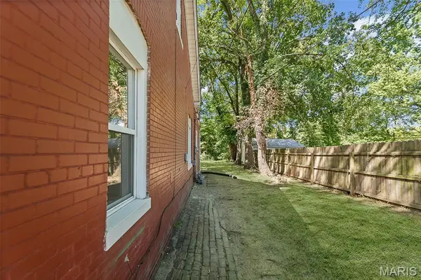 619 E McKinley ST, Belleville, IL 62220