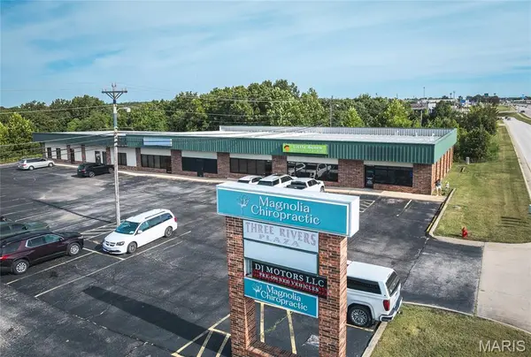 571 VFW Memorial DR, St Robert, MO 65584