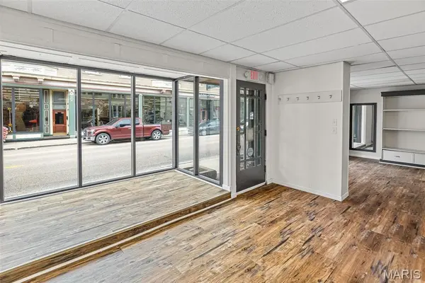108-110 E Main ST, Mascoutah, IL 62258