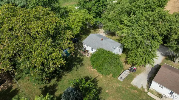 2824 Mulberry LN, St Charles, MO 63303