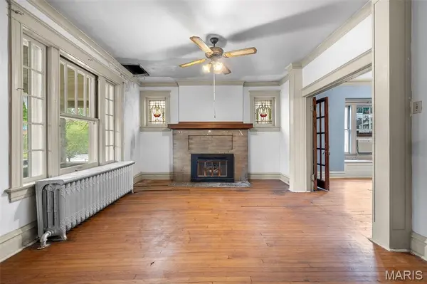 5904 Waterman, St Louis, MO 63112