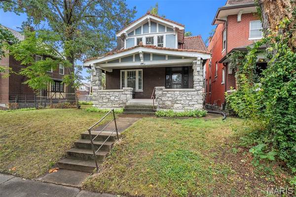 5904 Waterman, St Louis, MO 63112
