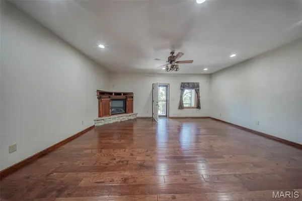 283 Broken Post DR, Richland, MO 65556