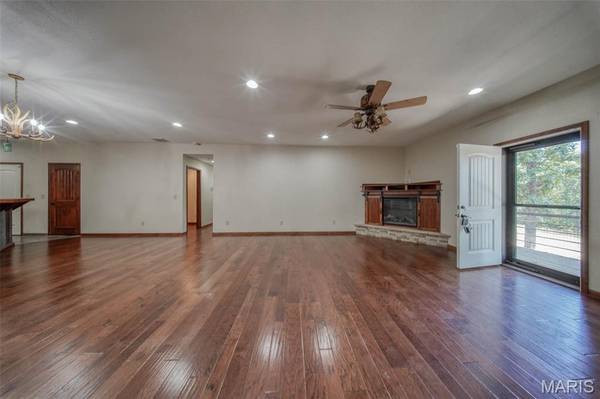 283 Broken Post DR, Richland, MO 65556