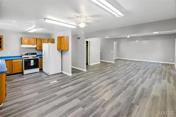 400 Conniston DR, Belleville, IL 62223