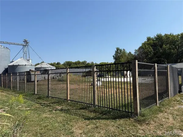 103 E Howard ST, Bellflower, MO 63333