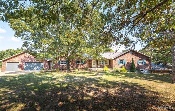 7918 Bradford Pear Ln., Patton, MO 63662