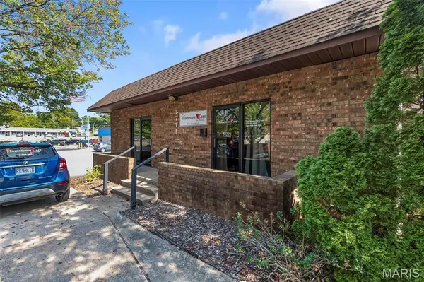 2711 Thomas DR, Cape Girardeau, MO 63701