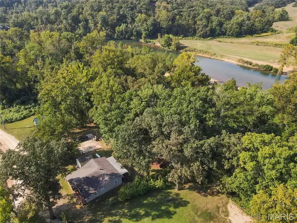 56 Lueckle DR, Van Buren, MO 63965