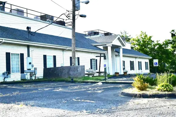 10192 Halls Ferry RD, Florissant, MO 63136