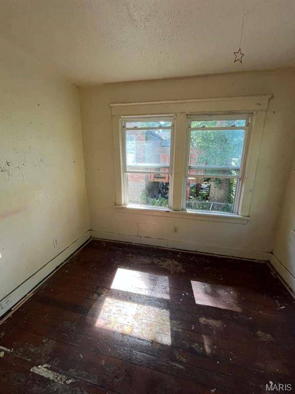 141 S Barat AVE, St Louis, MO 63135