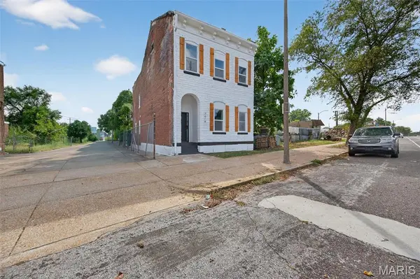 3618 S Broadway ST, St Louis, MO 63118