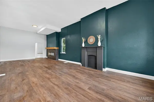 3618 S Broadway ST, St Louis, MO 63118