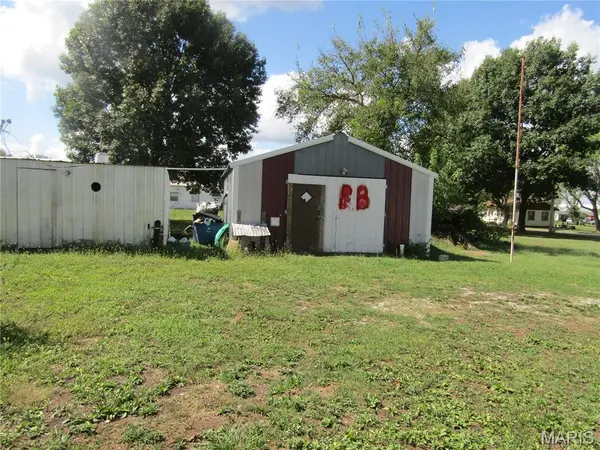 426 E South ST, Mountain Grove, MO 65711