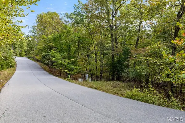 2142 Meadow Valley DR, Innsbrook, MO 63390