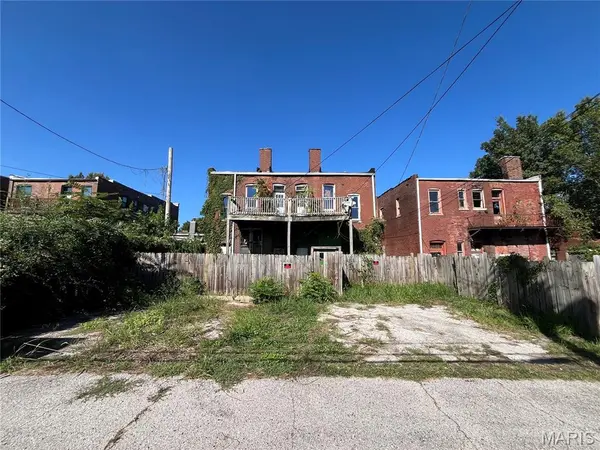 2002 Geyer AVE, St Louis, MO 63104
