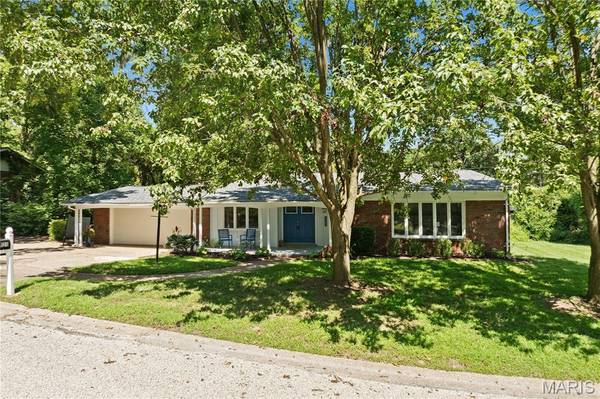 125 Country Club Acres, Belleville, IL 62223