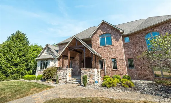 15964 Lageman LN, Brighton, IL 62012