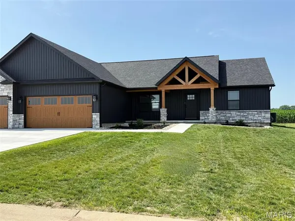 1004 Brianna Court, Jerseyville, IL 62052