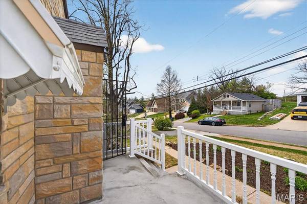 219 Lookout AVE, Valley Park, MO 63088