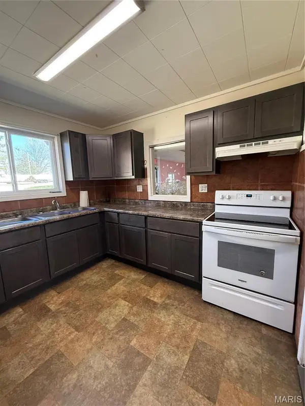 1162 E Karsch BLVD, Farmington, MO 63640