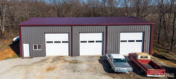 1813 Private Road 8650, West Plains, MO 65775