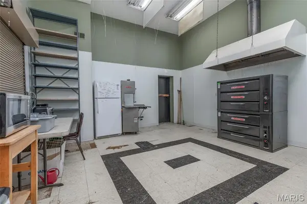 3135 Lafayette AVE, St Louis, MO 63104