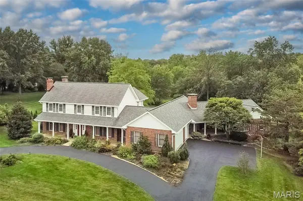12580 Durbin DR, Town And Country, MO 63141