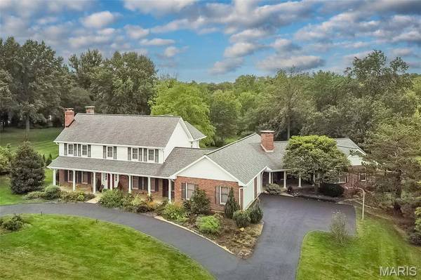 12580 Durbin DR, Town And Country, MO 63141