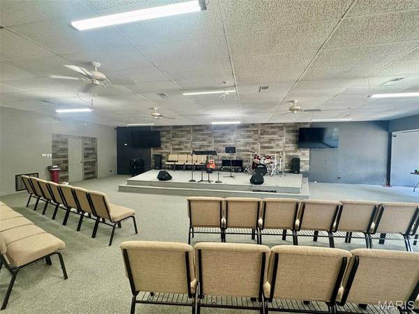 302-304 Broadway, Hannibal, MO 63401
