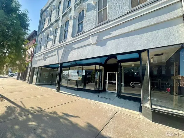 302-304 Broadway, Hannibal, MO 63401