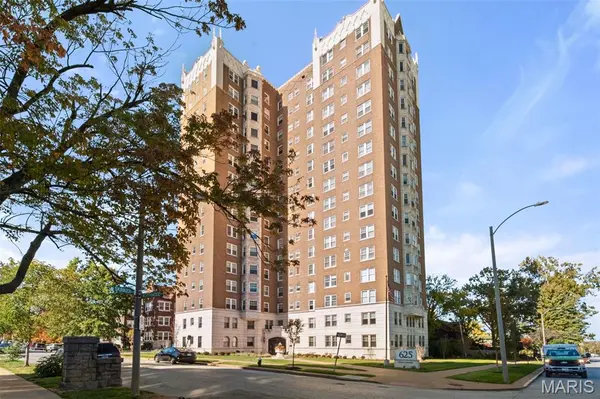 625 S Skinker DR #103, St Louis, MO 63105
