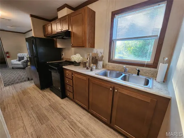 411 W Nelson, Conway, MO 65632