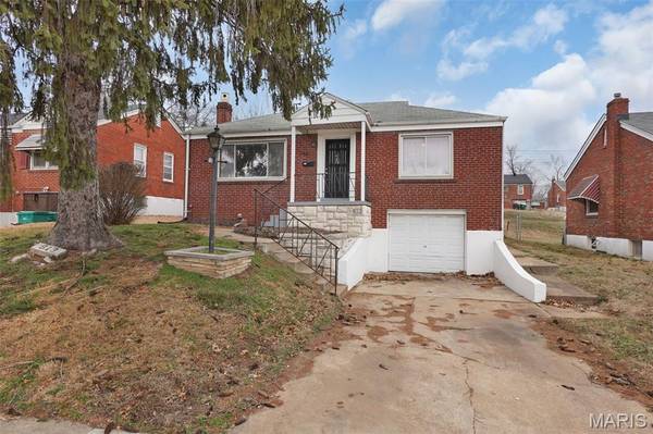 813 Chain Of Rocks DR, St Louis, MO 63137