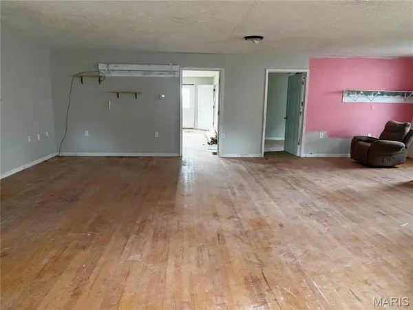 30865 Sterling RD, Laquey, MO 65534