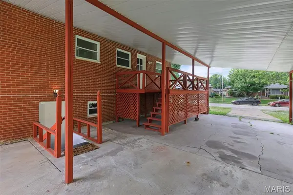 52 Villa Dr DR, Granite City, IL 62040