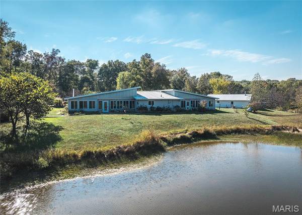 98 Turkey Ridge LN, Steelville, MO 65565