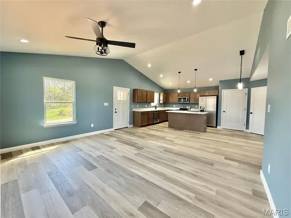 563 Calvey Heights CT, Robertsville, MO 63072