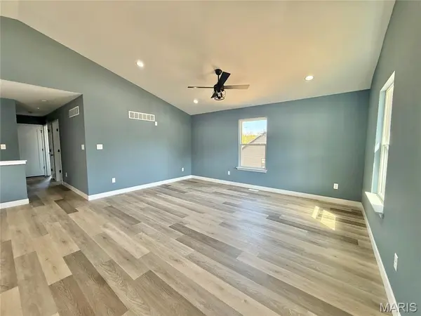 563 Calvey Heights CT, Robertsville, MO 63072
