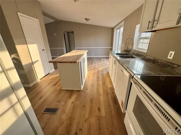 45 Shelter DR, Troy, MO 63379