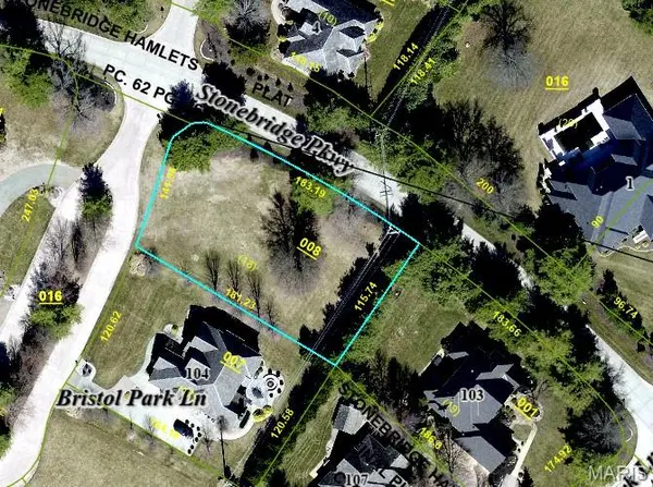 100 Bristol Park LN, Edwardsville, IL 62025