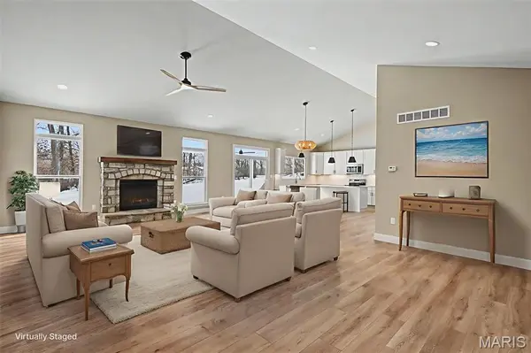 4 Arbor Meadows CT, Wentzville, MO 63385